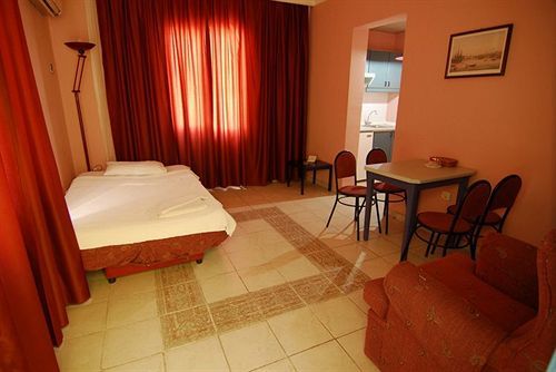 Akdeniz Apart Hotel Kusadası Kültér fotó